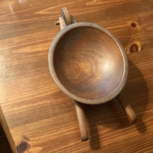 Vintage wheel barrel In good condition The front wheel rolls